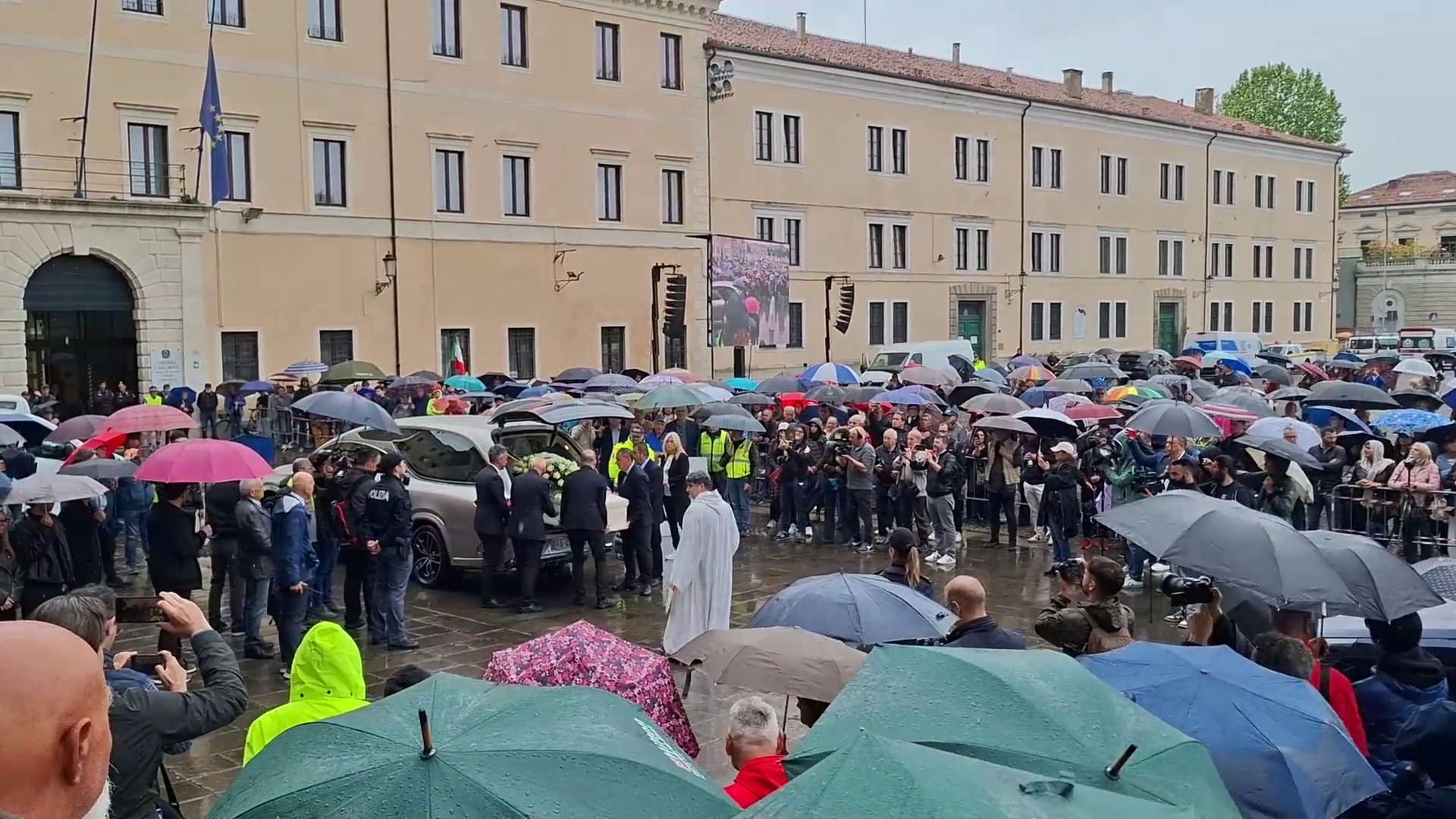 https://livesicilia.it/wp-content/uploads/2026/05/mW7E.jpg