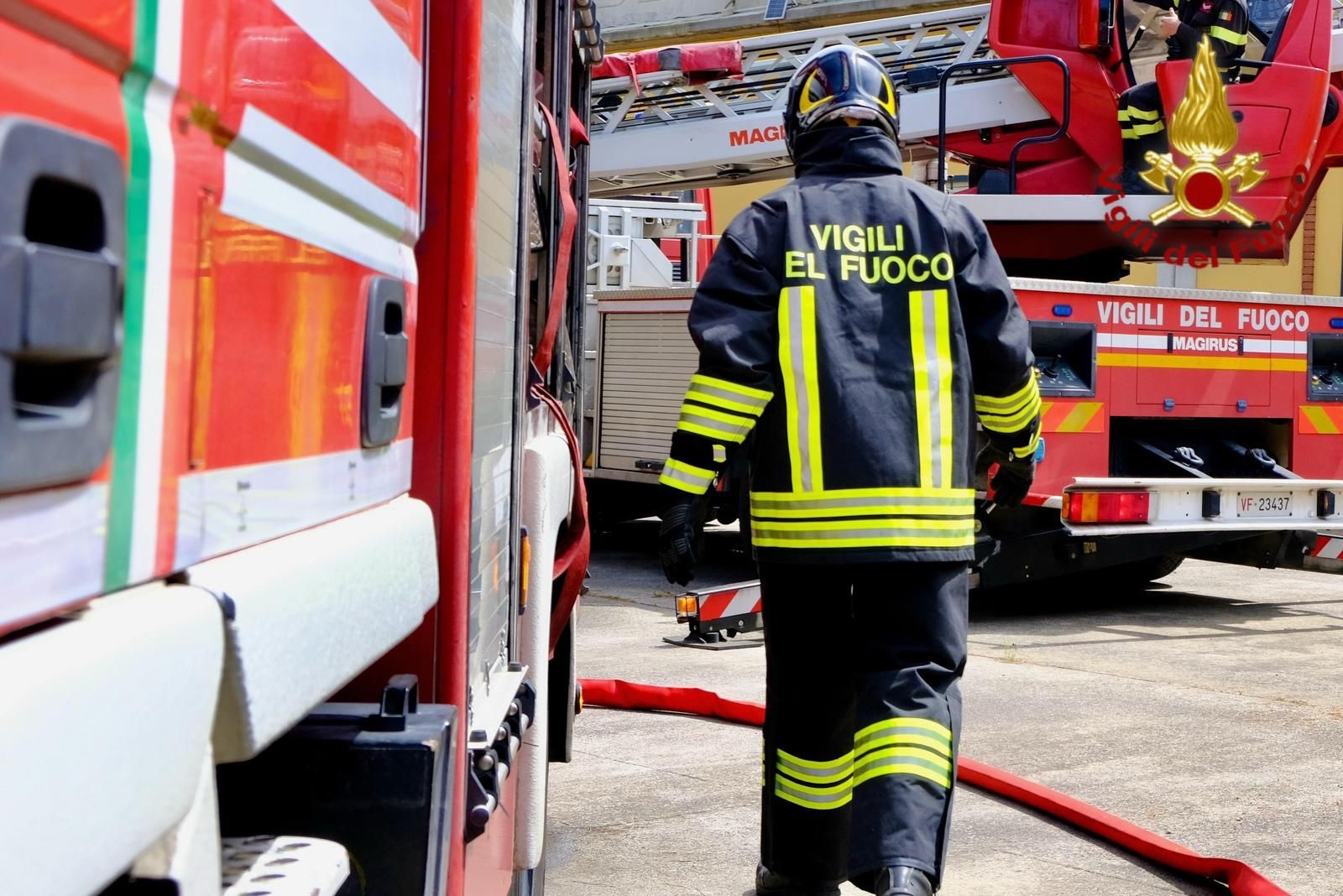 https://livesicilia.it/wp-content/uploads/2026/05/vigili-del-fuoco.jpeg