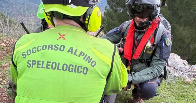 Salvato lo speleologo bloccato a 120 metri profondità nel cuneese
