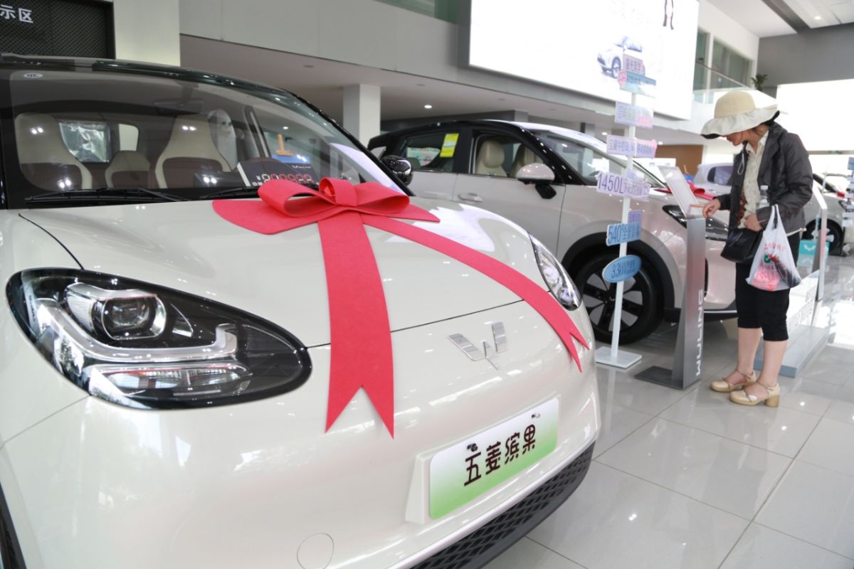 Cina, esportazioni di auto a nuova energia più che