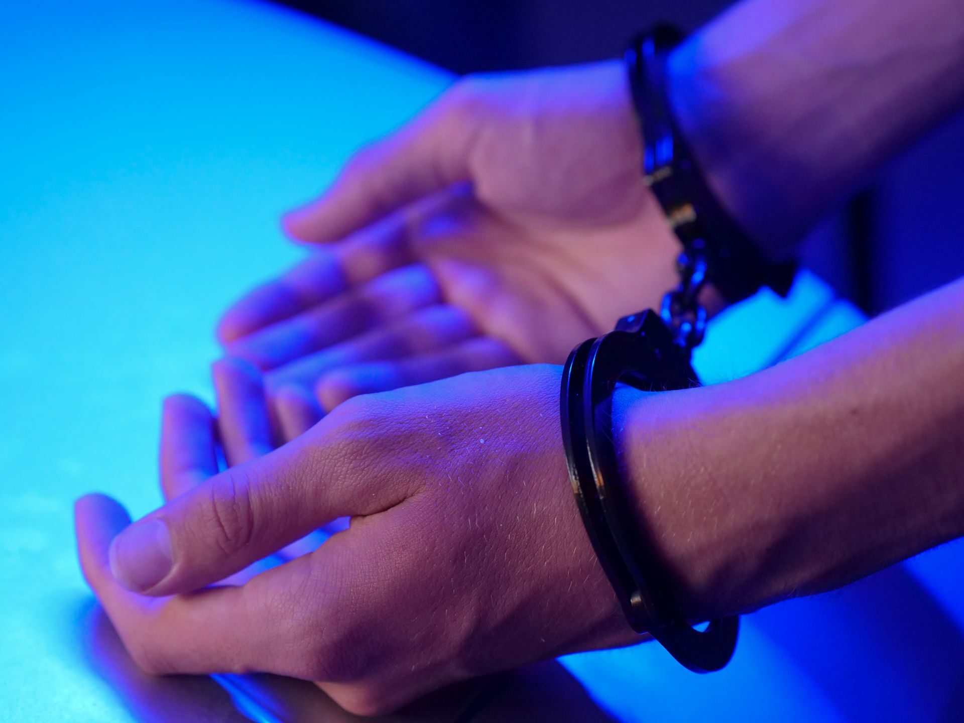 Smantellato gruppo di ‘giovani leoni’, sette arresti per armi e droga