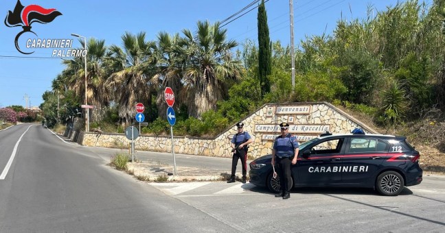 fugge all'alt campofelice di roccella