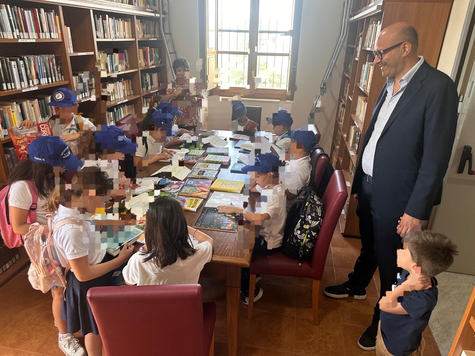 Biancavilla, libri e pupi siciliani per avvicinare