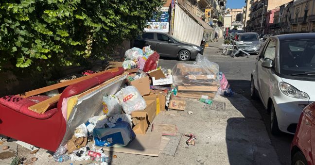Rifiuti quartiere Noce Palermo