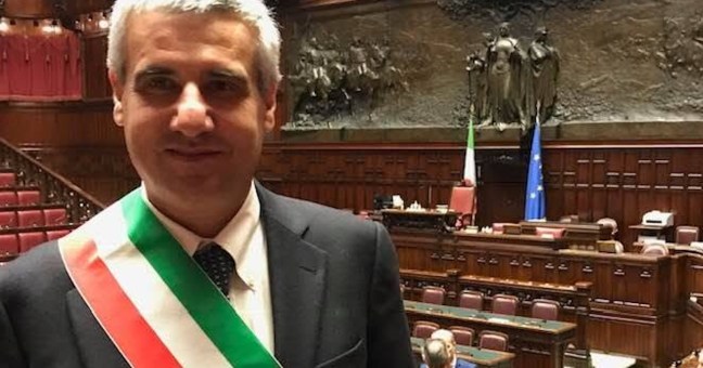 danneggiata auto sindaco Santo Stefano Quisquina