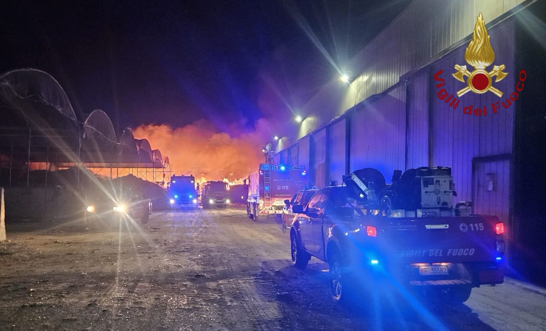 https://livesicilia.it/wp-content/uploads/2026/06/incendio-ditta-rifiuti-Marsala.jpeg