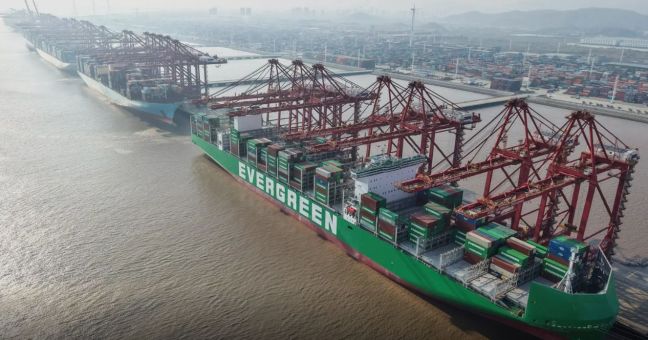 In Cina otto dei primi dieci porti al mondo per volume di merci movimentate