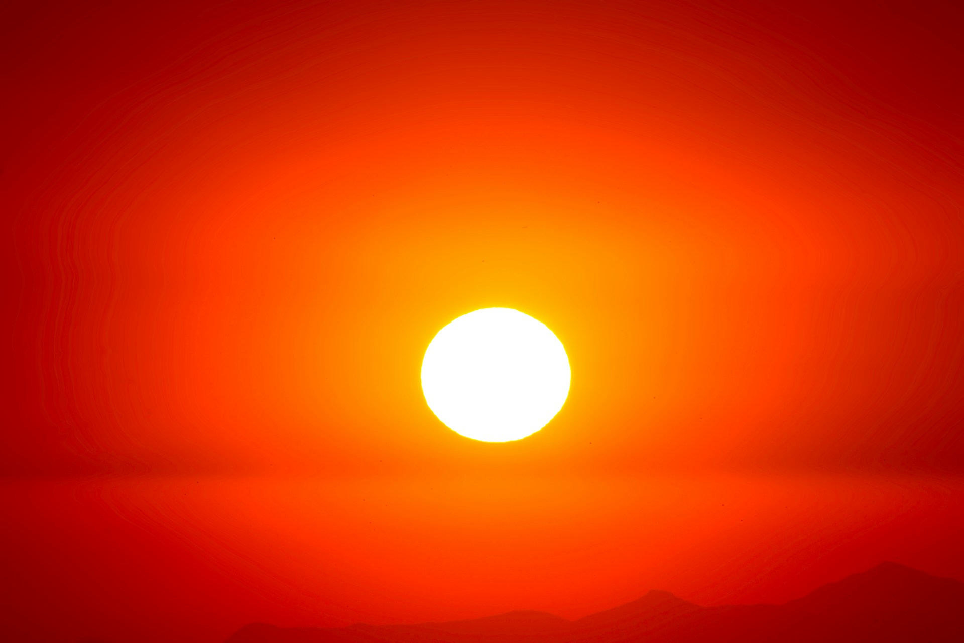 https://livesicilia.it/wp-content/uploads/2026/07/Caldo-Foto-free-Unsplash.jpg