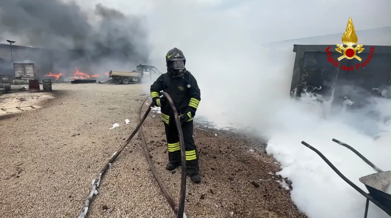 https://livesicilia.it/wp-content/uploads/2026/07/Incendio-termini-Imerese-due.jpeg