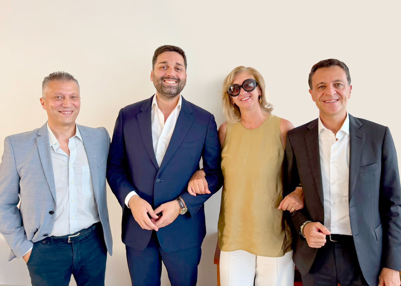 https://livesicilia.it/wp-content/uploads/2026/07/Tomarchio-Minardo-e-consiglieri-comunali-forza-Italia-a-Vizzini.jpeg