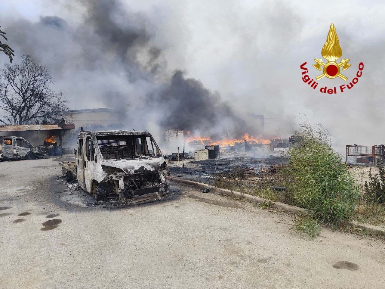 https://livesicilia.it/wp-content/uploads/2026/07/incendio-Termini-Imerese-quattro.jpeg