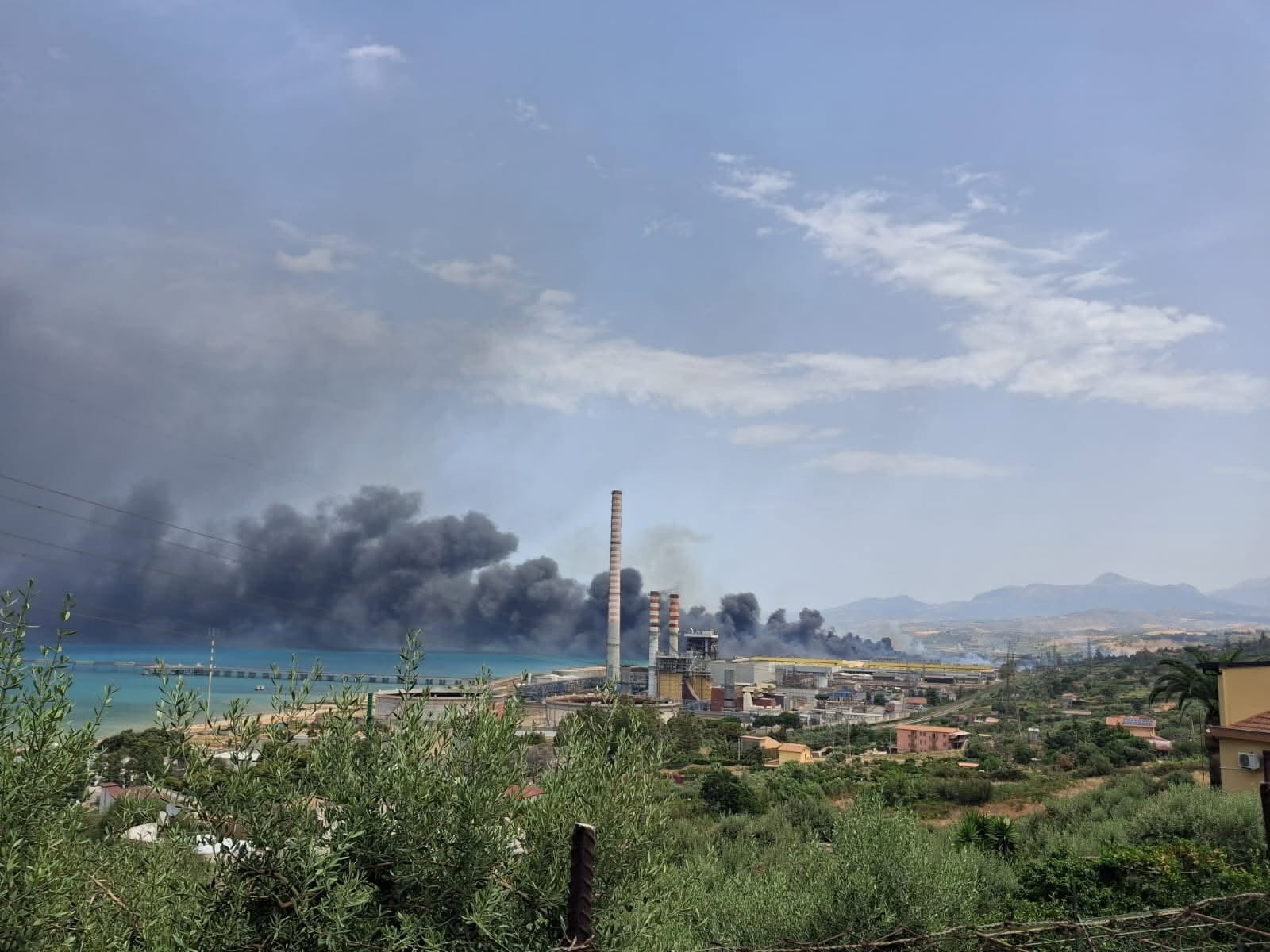 https://livesicilia.it/wp-content/uploads/2026/07/incendio-termini-imerese-fb-sindaca-terranova.jpeg