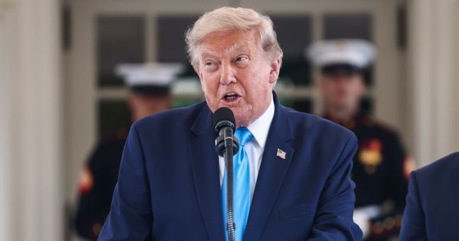 Iran, Trump annuncia la ripresa dei colloqui