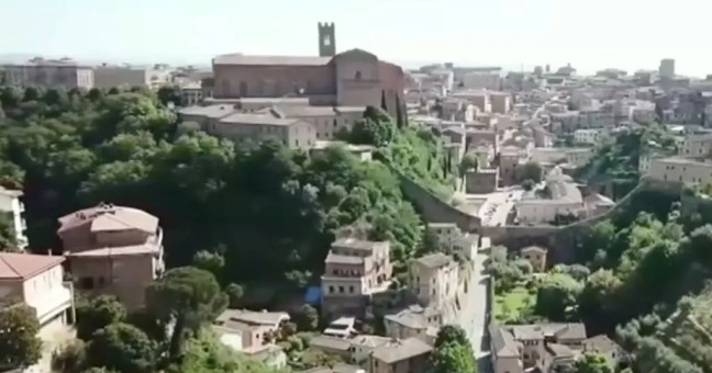 Scritte contro Meloni e i poliziotti a Siena, Digos denuncia 24enne albanese