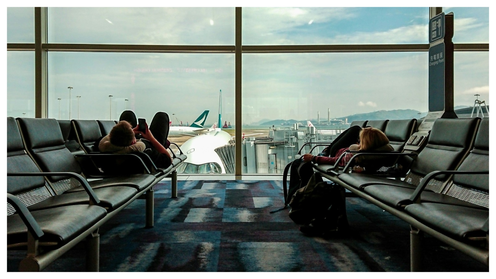 https://livesicilia.it/wp-content/uploads/2026/08/Aeroporto-Foto-free-Unplash.jpg