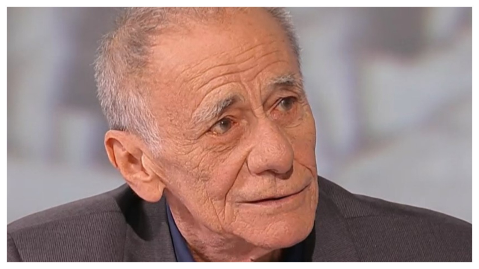 https://livesicilia.it/wp-content/uploads/2026/08/Roberto-Vecchioni-Foto-da-video.jpg