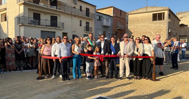 inaugurata piazza a grisì