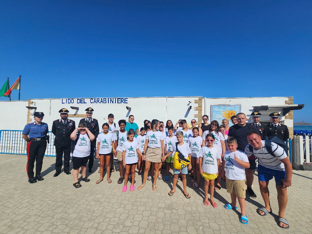 https://livesicilia.it/wp-content/uploads/2026/08/bambini-carabinieri-isola-delle-femmine.jpeg