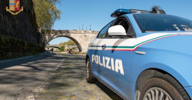 Accoltella ex moglie a Roma e fugge, fermato dopo 7 ore di ricerche