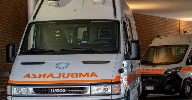 Incidente stradale nel Reggino, morti padre e figlie di 14 e 8 anni