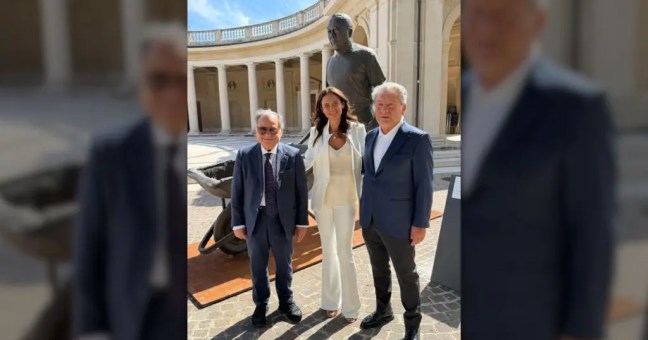 Inaugurata a L’Aquila l’opera site specific di Ai Weiwei donata alla città