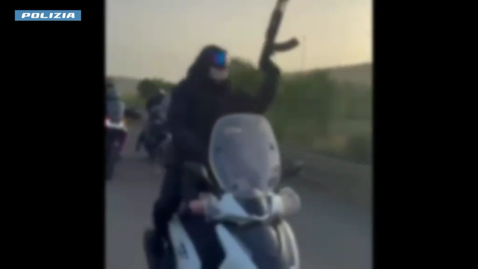 https://livesicilia.it/wp-content/uploads/2026/09/Corsa-clandestina-Kalashnikov.png