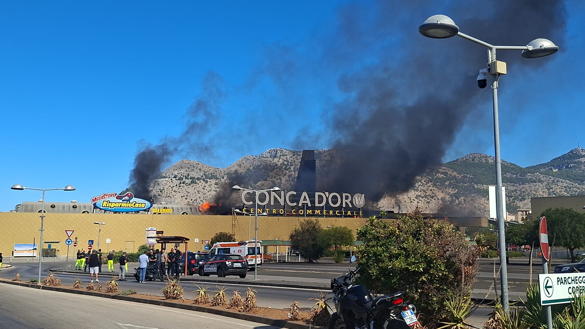 https://livesicilia.it/wp-content/uploads/2026/09/Incendio-centro-Conca-dOro.jpg