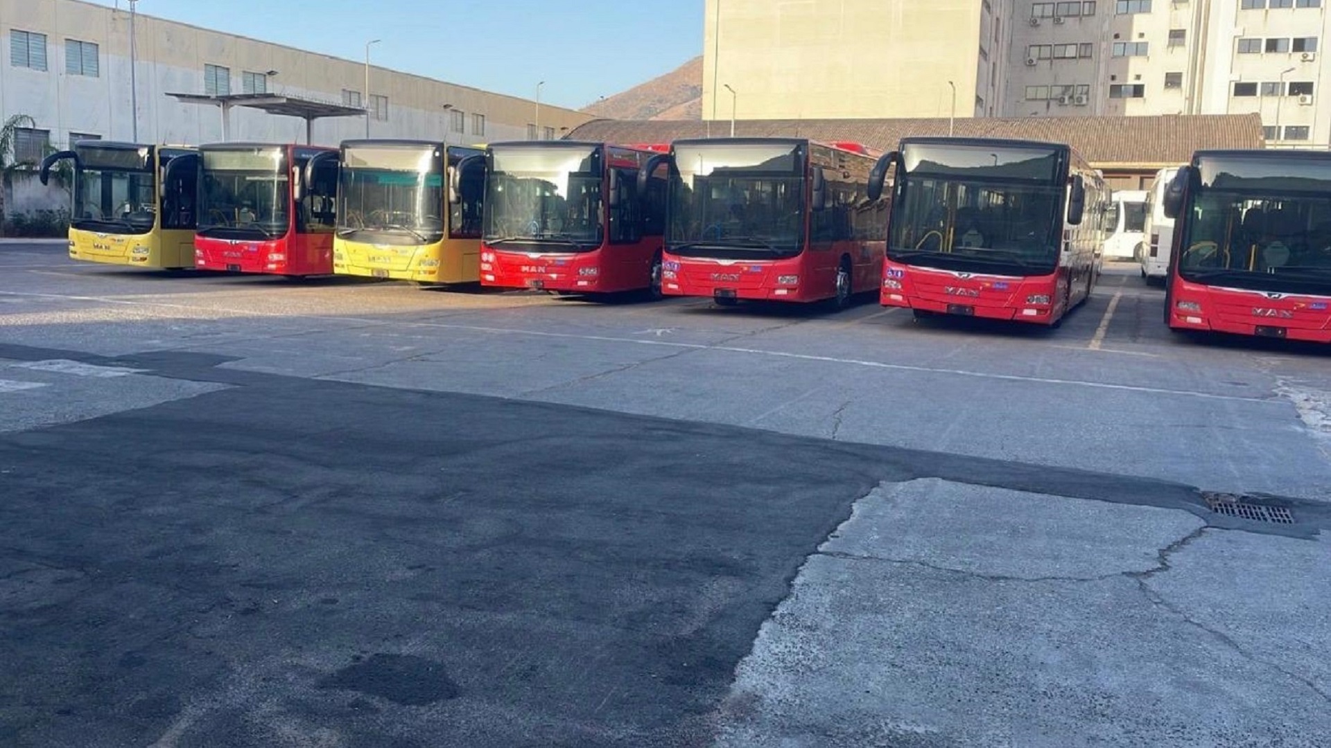 https://livesicilia.it/wp-content/uploads/2026/09/nuovi-autobus-Ast-2.jpeg