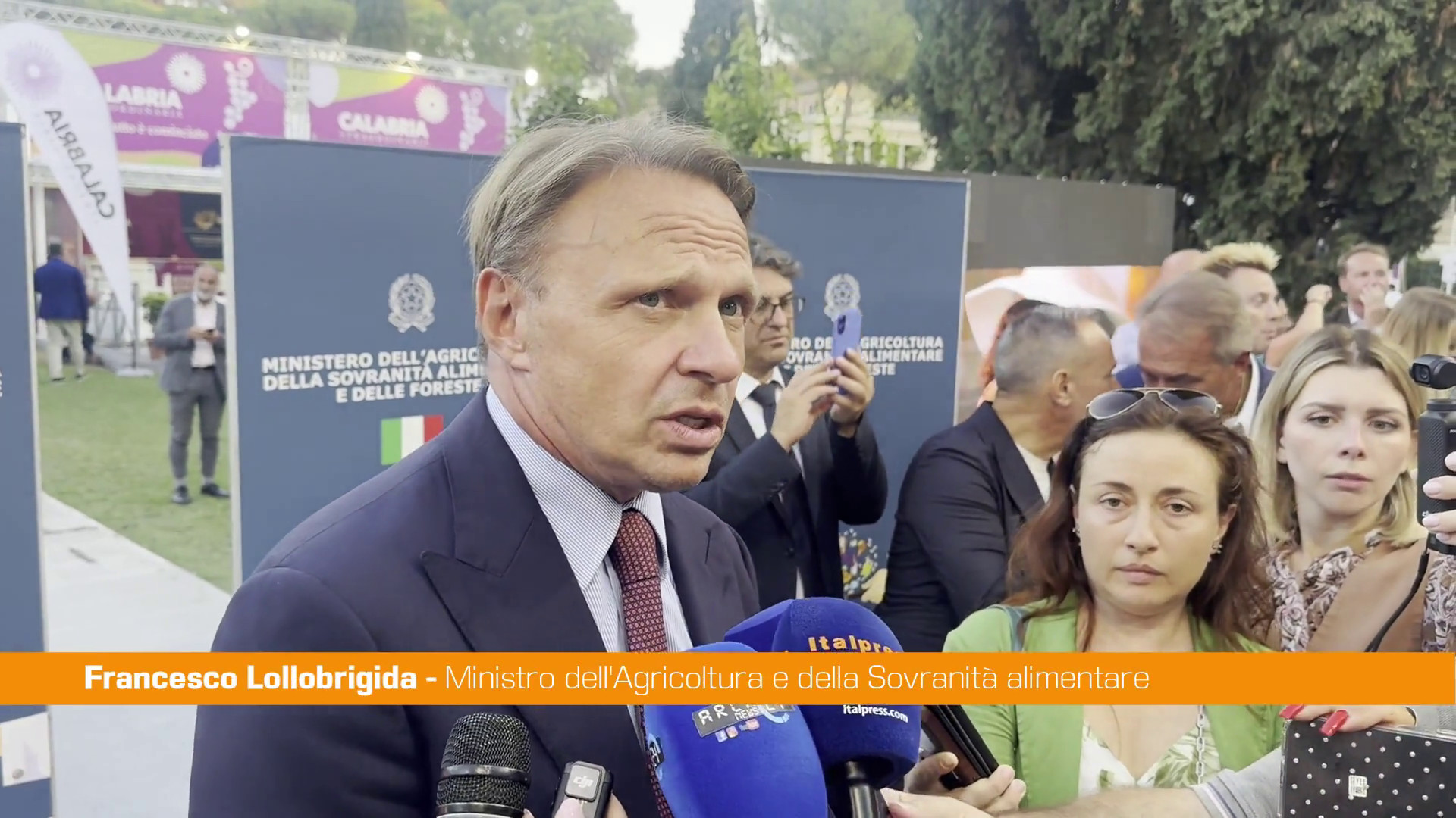 Vinòforum, Lollobrigida 'Dentro una bottiglia di vino c'è anche l'Italia'